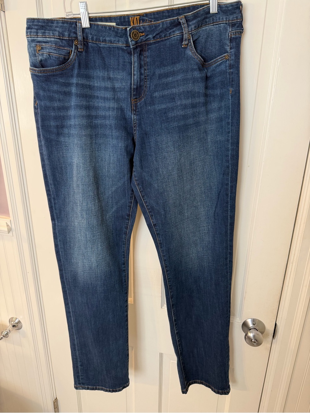 Kut from the Kloth Katy Boyfriend Jeans Straight Leg Mid Wash Size 16 NWOT